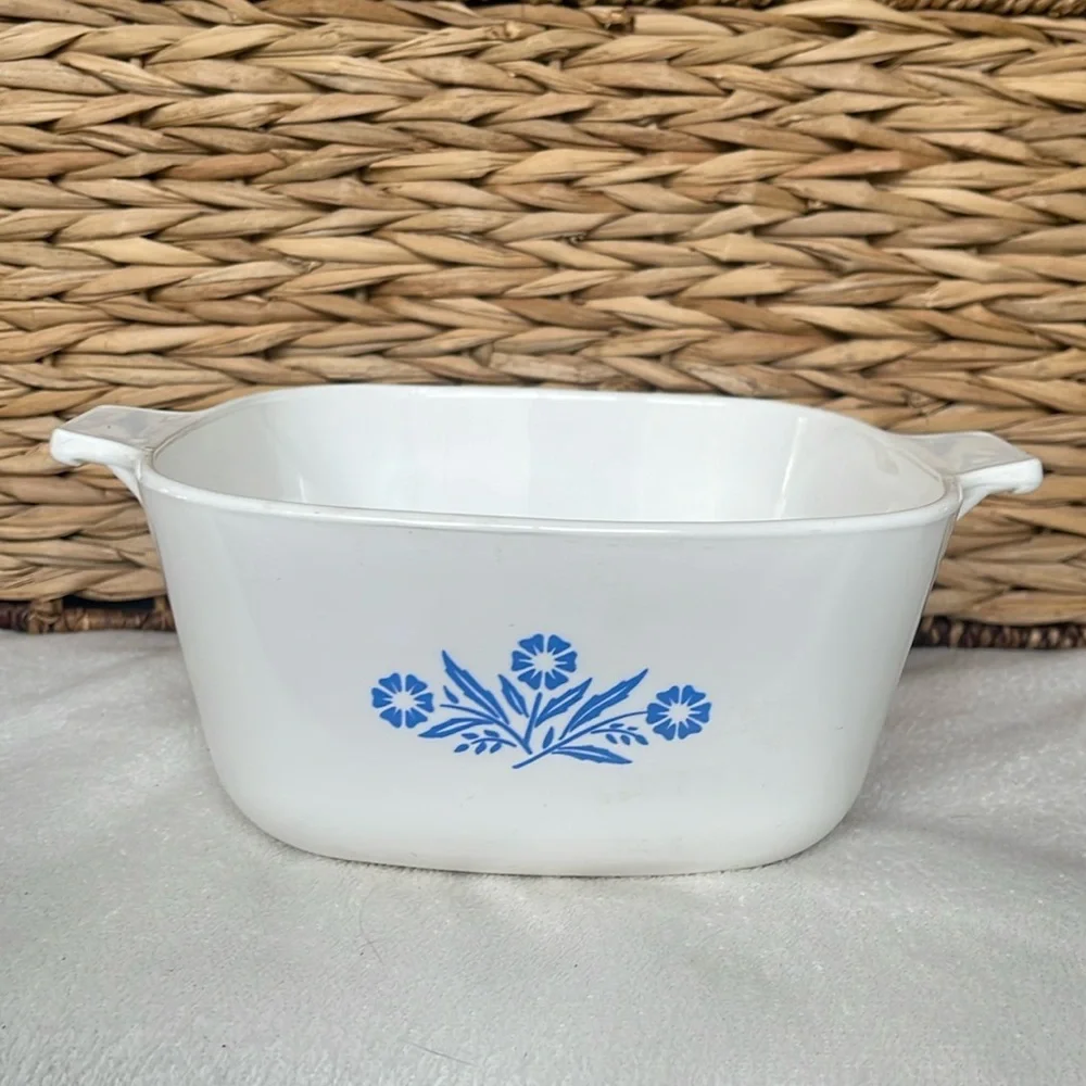 Corningware 1 1/2 Qt Cornflower White Blue Casserole Deep Baking Dish 7”
